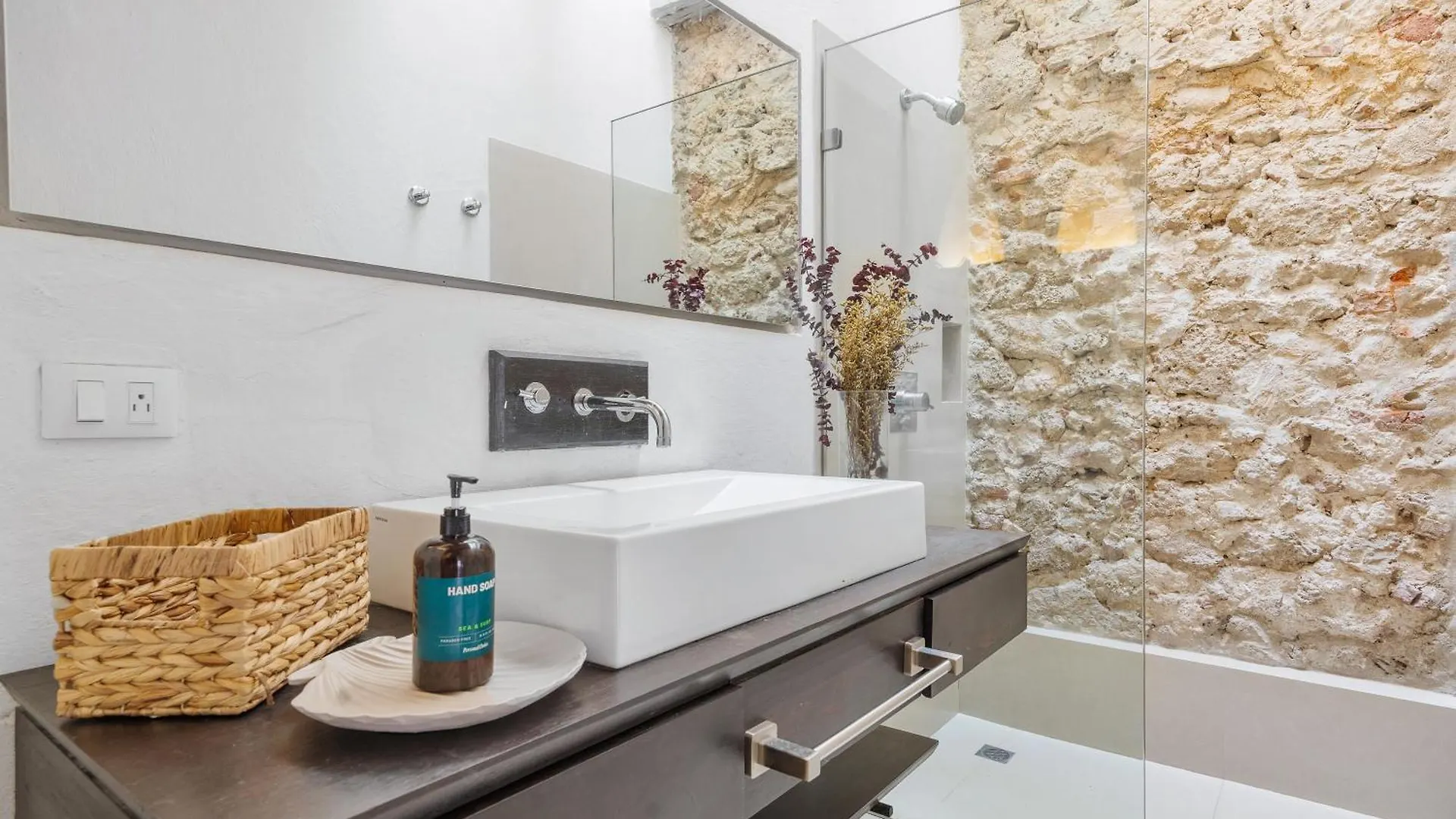 Casa Del Dragon - Luxury Colonial Home Cartagena Cook Included