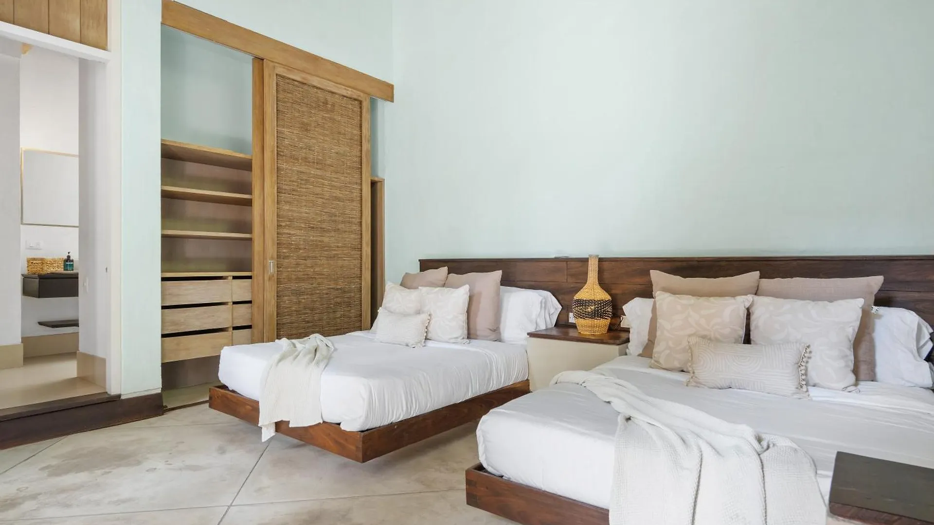 Casa Del Dragon - Luxury Colonial Home Cartagena Cook Included 0*,  Colombia