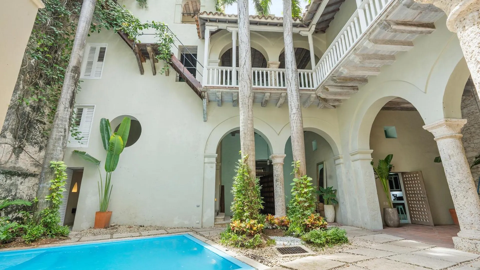 Casa Del Dragon - Luxury Colonial Home Cartagena Cook Included